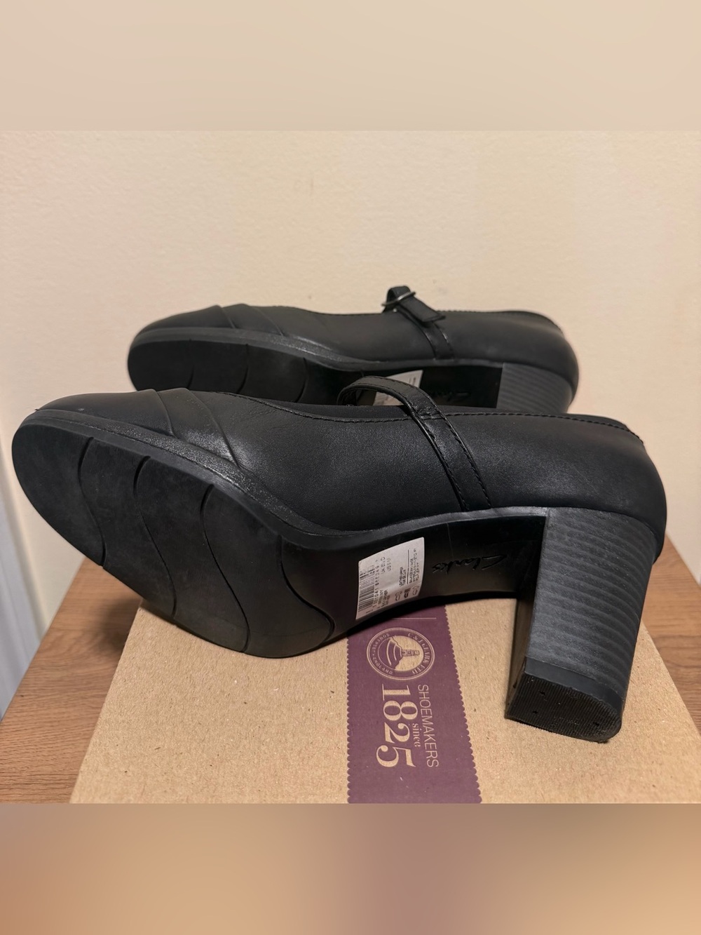 Clarks Black Mary Jane Leather Heel with Strap - Picture 7 of 8